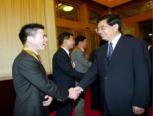 中共中央原總書記、中華人民共和國原主席、中央軍事委員會原主席胡錦濤接見蔣錫培